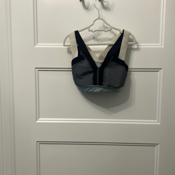 Like New worn once Maaji matching set sports bra Sz S and yoga pant Sz M - Picture 2 of 7